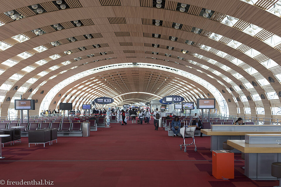 Halle im Flughafen Paris-Charles-de-Gaulle