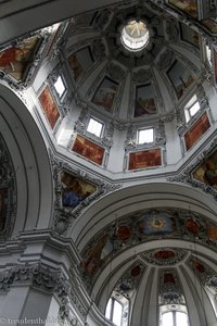 Blick in die Kuppel der Erzabtei Sankt Peter