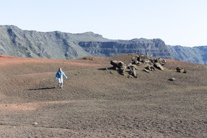 Anne inmitten der Plaine des Sables