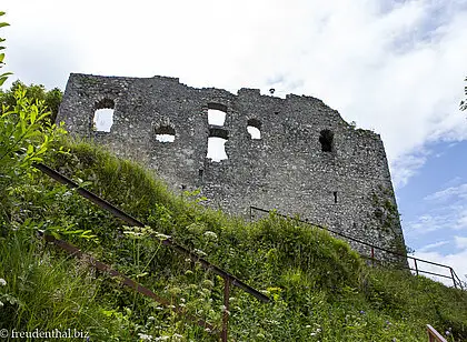 Zur Ruine Falkenstein