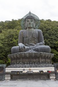 Der Tongil Daebul im Tal Cheonbuldong