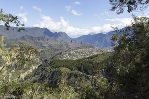 Abstieg vom Pitn des Neiges - Ausblick nach Cilaos