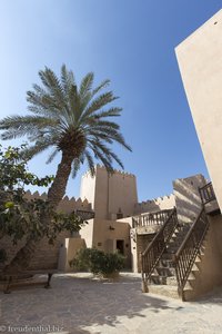 Blick in den Innenhof des Taqah Castle im Oman