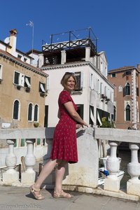 Anne auf der Brücke beim Campo San Lorenzo