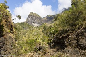 Wanderweg im Talkessel des Cilaos