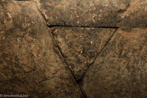 exakt angeordnet und zugeschnitten ist das Granitgemäuer bei den Gräbern von König Kaleb und Gebre Maskal