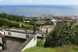 Aussicht von der Kirche Senhora da Paz über die Südküste von Sao Miguel