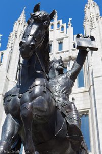 Robert the Bruce vor dem Marischal College in Aberdeen