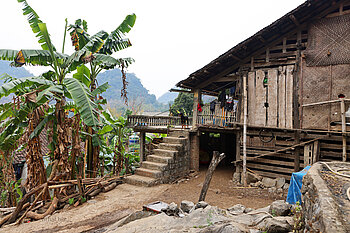 Bauernhaus am Bac Vong Fluss in Cao Bang