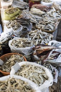 Trockenfisch auf dem Mani Sithu Market in Bagan