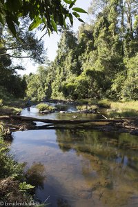 über dem Vang Ngau River auf dem Bolaven-Plateau