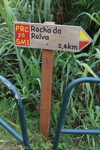 Wegweiser nach Rocha da Relva