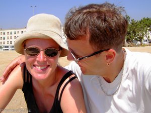 Anne und Larsi am Strand