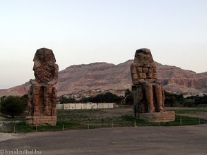 Die Memnon-Kolosse in West-Theben.