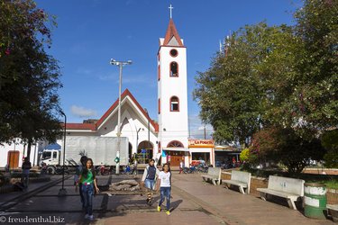 Dorfplatz von Isnos in Kolumbien