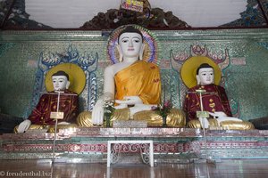 Buddhafiguren in der Shwedagon-Pagode