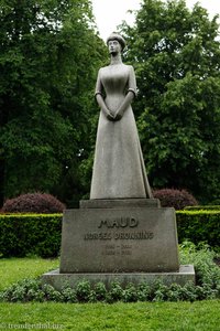 die Maud Norges Dronning im Schlosspark von Oslo