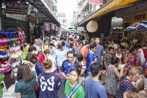 gefüllte Gassen in Chinatown von Bangkok