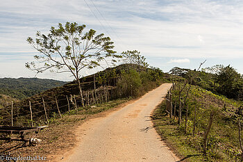 Straße ins Gebirge der Sierra del Escambray