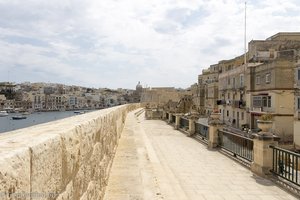 auf der Befestigungsmauer von Vittoriosa