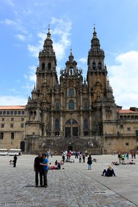 Lars und Annette von der Kathedrale von Santiago de Compostela