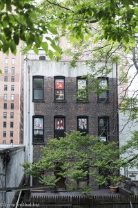 Haus entlang dem High Line Park von New York