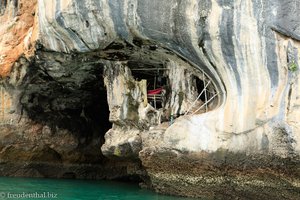 bewohnte Tropfsteinhöhle in der östlichen Phang Nga Bay