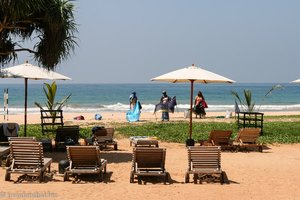 Liegen mit Blick zum Meer - und den ewig rufenden Strandverkäuferinnen