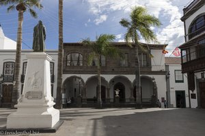 ... zur Plaza de España