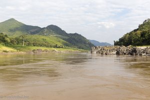 Schroffe Felsen am Rand des Mekong - Mekong Cruise