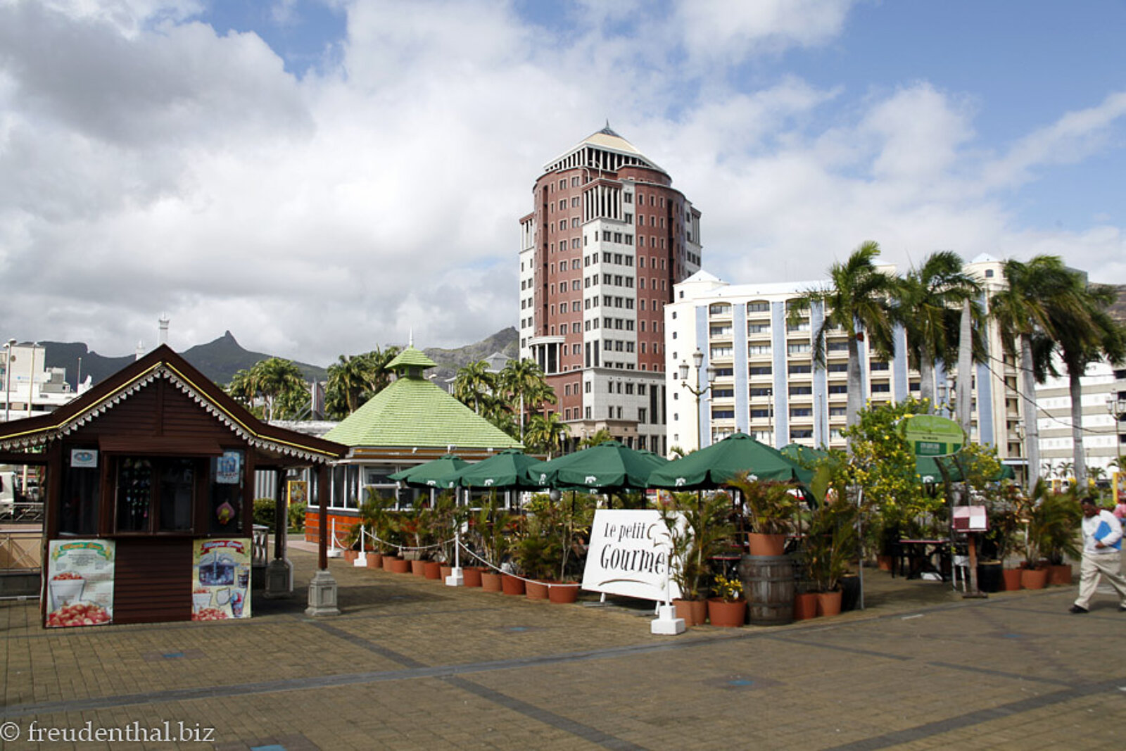 Häuser und Wolkenkratzer in Port Louis, der Hauptstadt von Mauritius