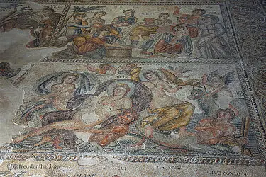 Oben: Geburt des Dionysos auf dem Berg Nysa - Mosaik im Haus des Aion