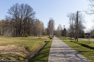 Weg entlang des Volkspark bei Sigulda