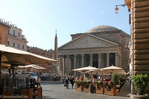 Piazza della Rotonda (an dieser Ecke gibt es einen Geldautomaten)