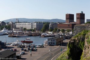 Blick auf das Rathaus von Oslo