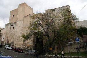 die Außenmauer des Kastells