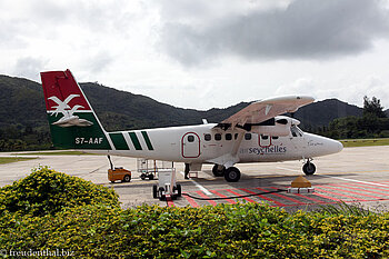 mit dem Flugzeug sind wir von Praslin nach Mahé geflogen
