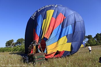 gelandeter Heißluftballon von Mallorca Balloons