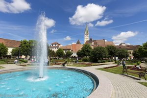 Springbrunnen auf dem Marktplatz von Medias