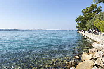 Spaziergang entlang der Uferpromenade von Portoroz
