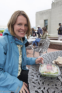 im Gartenrestaurant von Liberty Island