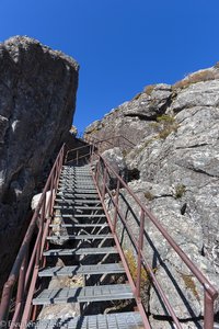 Treppenaufstieg zum Gipfel Sangwangbong