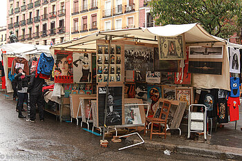 Stand auf dem Flohmarkt El Rastro