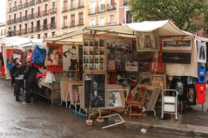 Stand auf dem Flohmarkt El Rastro