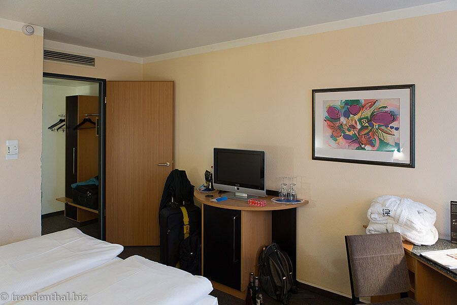 Im Zimmer Nr. 421 im NH Hotel München Airport