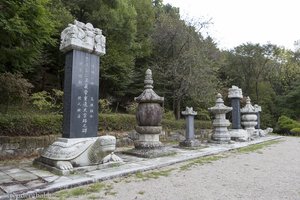 Stupa- und Stelengarten des Sangwonsa Tempel