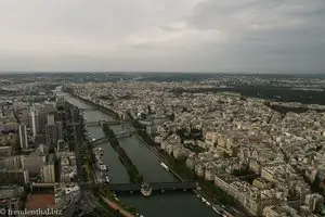 weit reicht die Sicht über die Seine