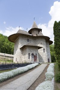 Weg entlang der Gärten des Kloster Rudi in Moldawien