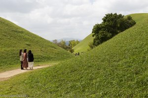 Fotopunkt vor dem Doppelhügelgrab Hwangnam Daechong