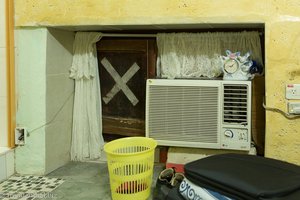 Bodenfenster mit Klimaanlage im Ibis y Amado